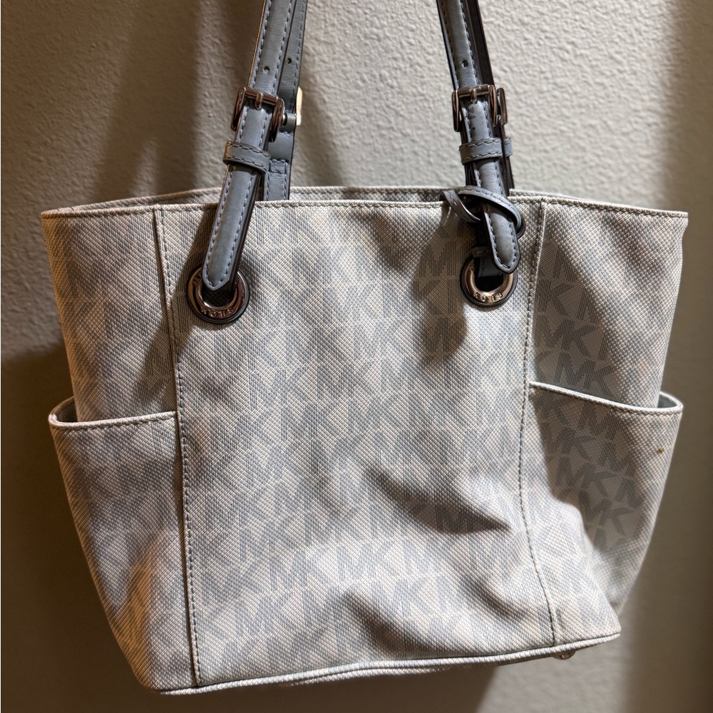 MICHAEL Michael Kors Blue and Silver Tote Bag with Spacious Design